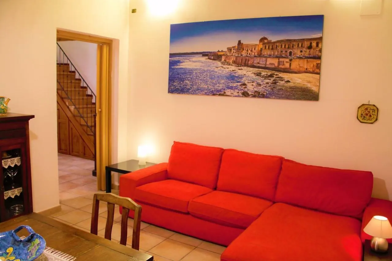 Home Isola di Luce Syracuse